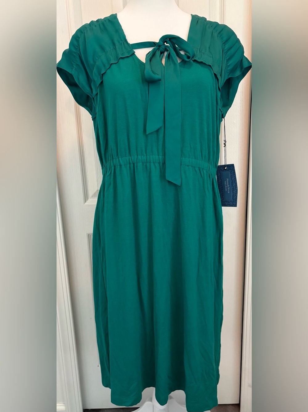 Simply Vera Vera Wang green Midi Dress with Tie Neck